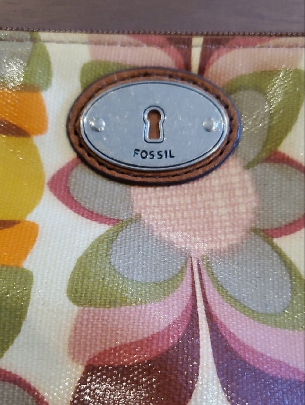Fossil Key-Per Mod Floral Retro Pattern Tablet Zipper Case - Picture 2 of 10